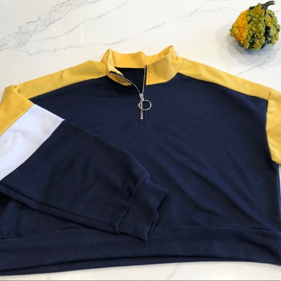 Quarter zip crop - Picture 2 of 2